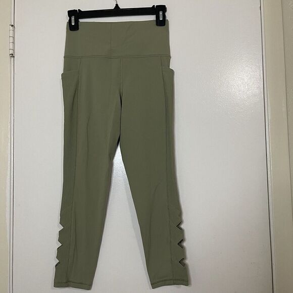 Athleta Leggings Salutation Stash Pocket II Cutout 7/8 Crop Athletic Green small - Picture 2 of 8